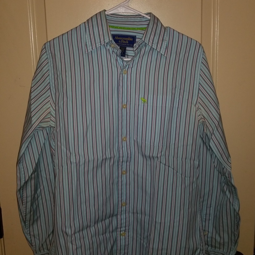 American Eagle Men's Button Down Size Small